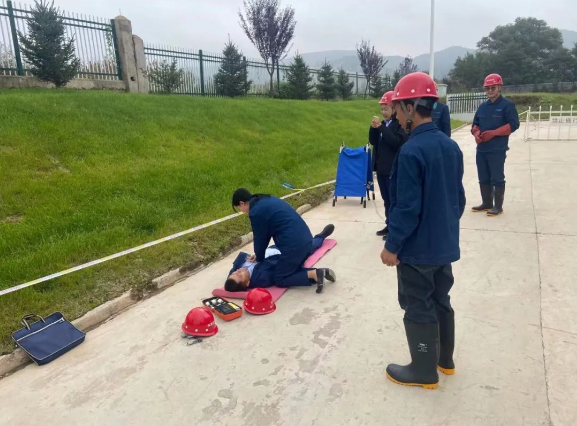 防患未然 未雨綢繆--泓源能源供應公司開(kāi)展2021年供熱突發(fā)事件綜合應急演練(圖3)